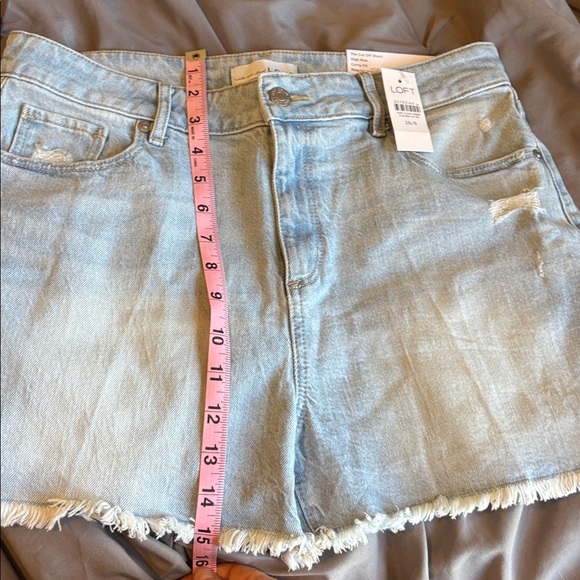 LOFT Light Wash Denim Jean Shorts - Picture 5 of 8